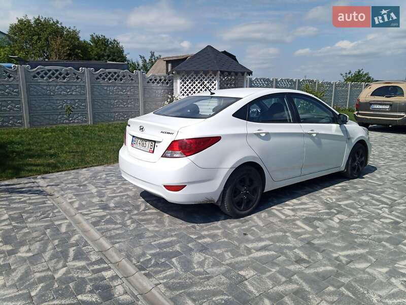 Седан Hyundai Accent 2013 в Остроге фото 6 Седан Hyundai Accent 2013 в Остроге