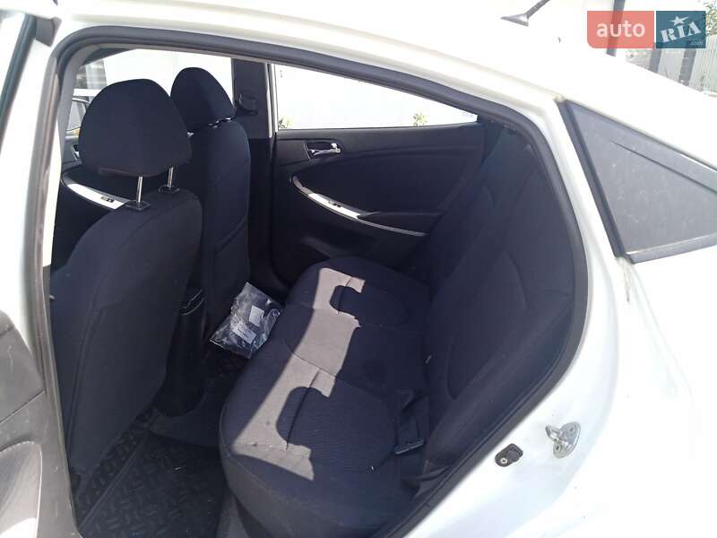 Седан Hyundai Accent 2013 в Остроге фото 8 Седан Hyundai Accent 2013 в Остроге