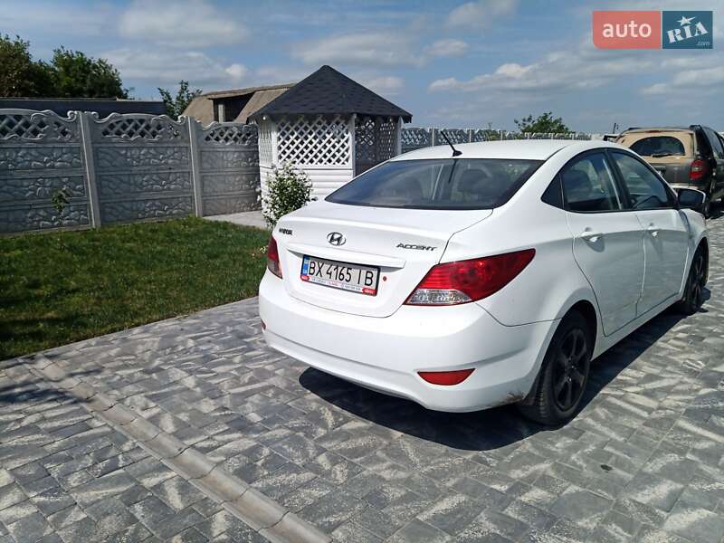 Седан Hyundai Accent 2013 в Остроге фото 11 Седан Hyundai Accent 2013 в Остроге