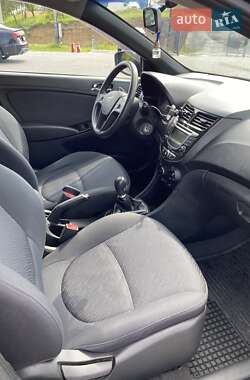 Седан Hyundai Accent 2013 в  фото 12 Седан Hyundai Accent 2013 в