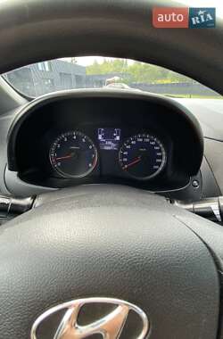 Седан Hyundai Accent 2013 в  фото 17 Седан Hyundai Accent 2013 в