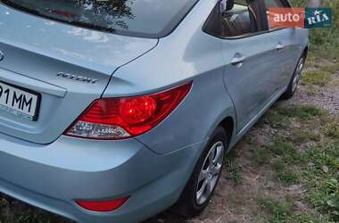 Седан Hyundai Accent 2013 в 