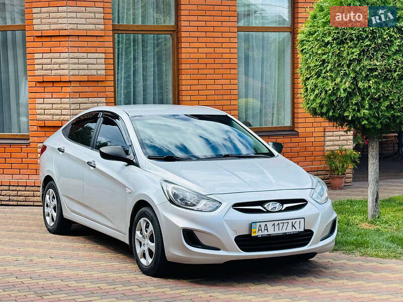 Hyundai Accent 2014