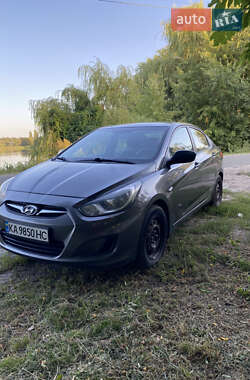 Седан Hyundai Accent 2011 в Киеве