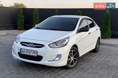 Седан Hyundai Accent 2013 в Днепре