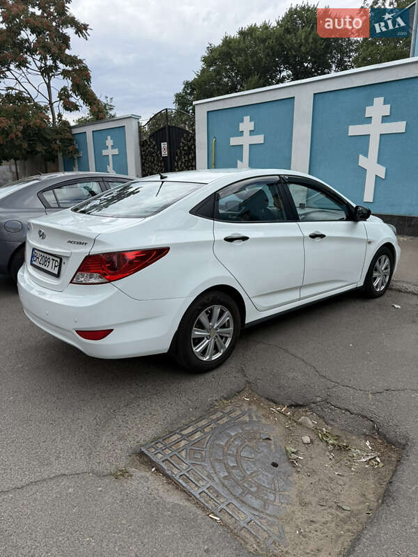 Седан Hyundai Accent 2013 в Одессе