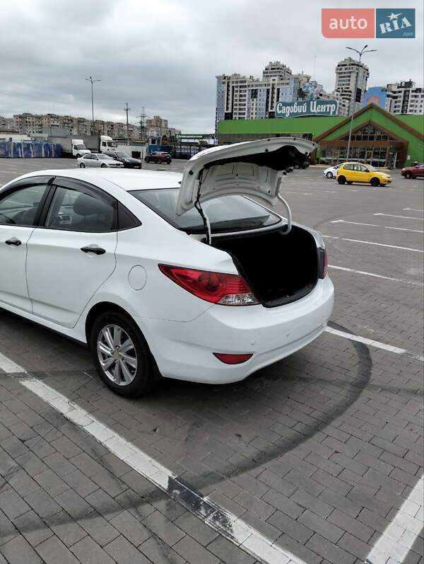 Седан Hyundai Accent 2013 в Одессе