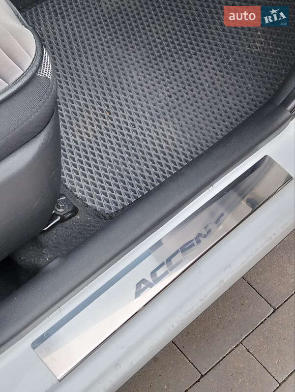 Седан Hyundai Accent 2013 в Одессе