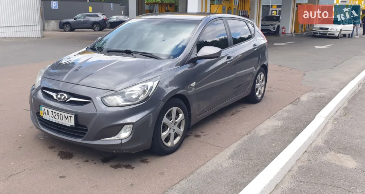 2011 Hyundai Accent - мініатюра 12
