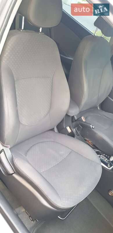 Хетчбек Hyundai Accent 2012 в Києві фото 21 Хетчбек Hyundai Accent 2012 в Києві