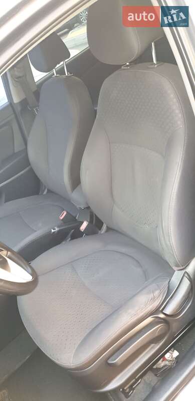 Хетчбек Hyundai Accent 2012 в Києві фото 20 Хетчбек Hyundai Accent 2012 в Києві