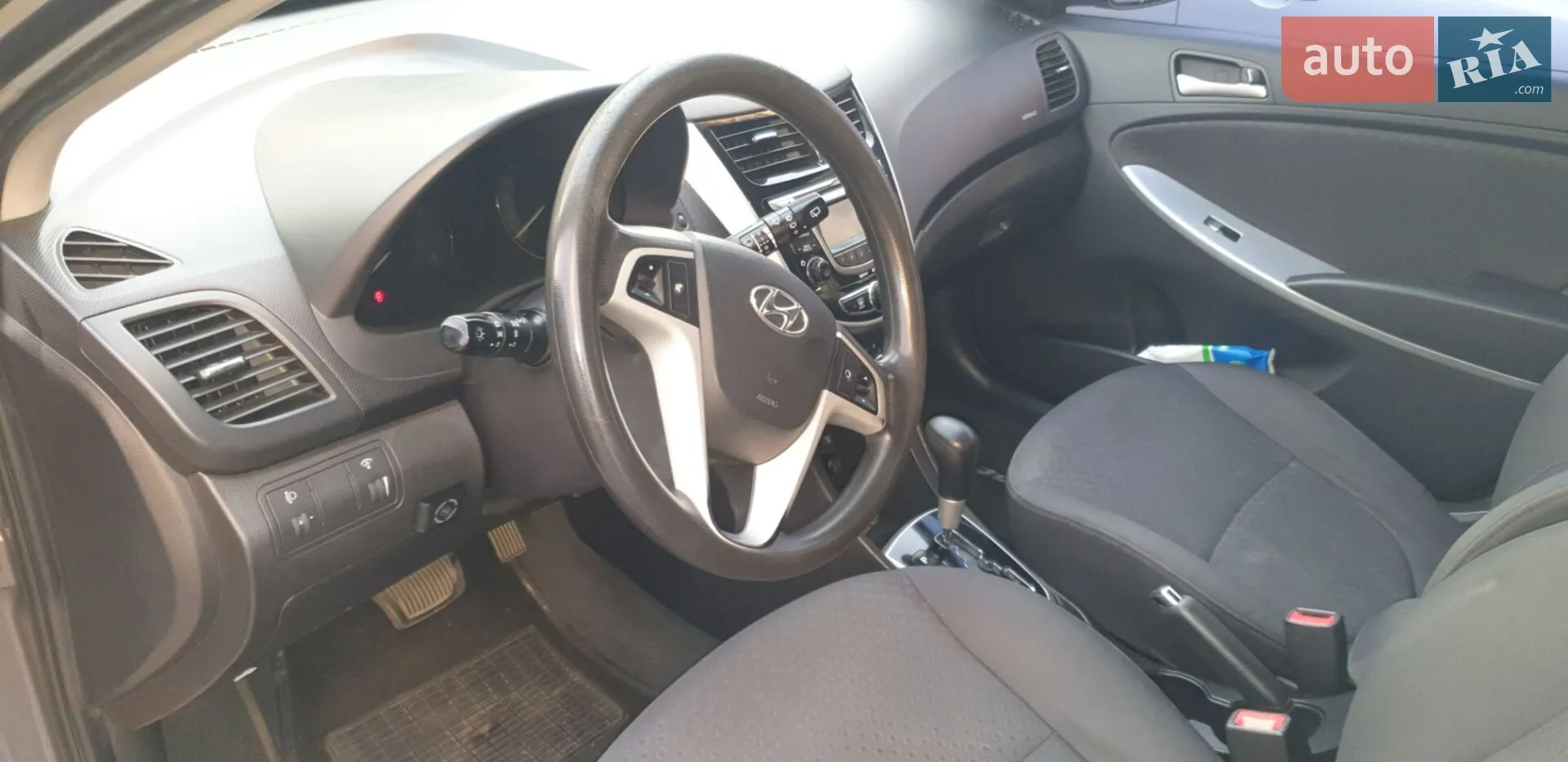 2012 Hyundai Accent - мініатюра 32