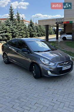 Седан Hyundai Accent 2013 в 