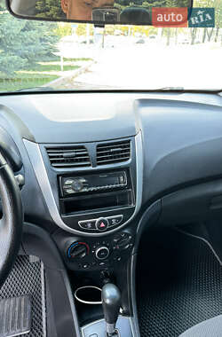 Седан Hyundai Accent 2013 в 