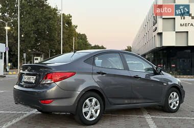 Седан Hyundai Accent 2013 в 