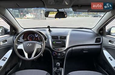 Седан Hyundai Accent 2013 в 