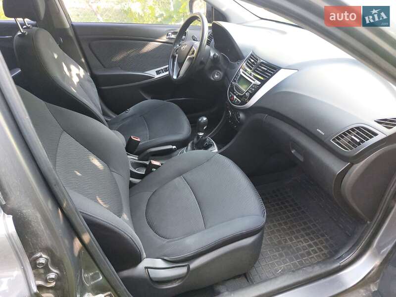 Седан Hyundai Accent 2011 в Корнине фото 5 Седан Hyundai Accent 2011 в Корнине