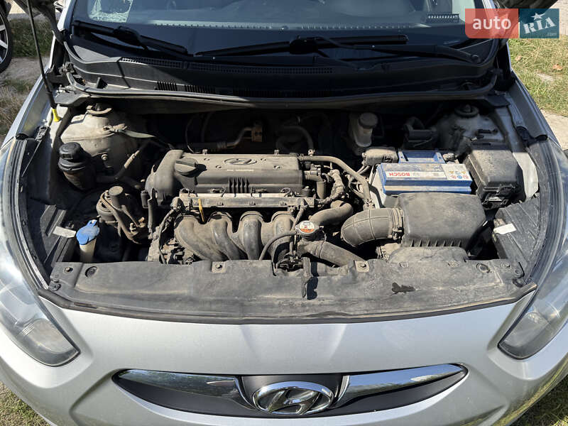 Хэтчбек Hyundai Accent 2013 в Киеве
