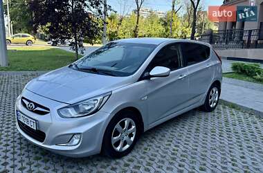 Хэтчбек Hyundai Accent 2012 в 