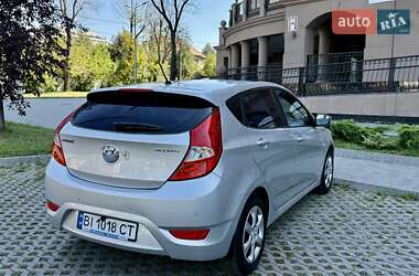 Хэтчбек Hyundai Accent 2012 в 