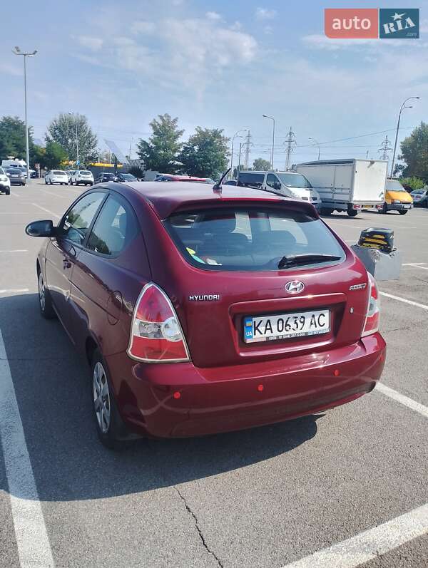 Хэтчбек Hyundai Accent 2008 в 