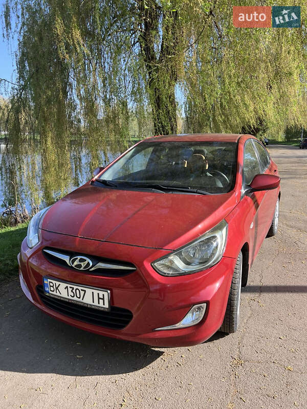 Hyundai Accent 2012 Hyundai Accent 2012