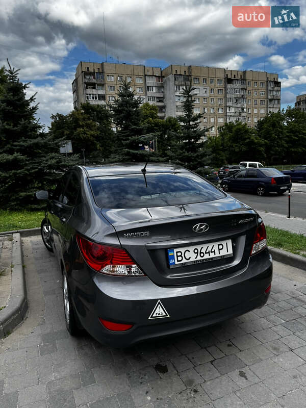 Седан Hyundai Accent 2012 в Львові фото 5 Седан Hyundai Accent 2012 в Львові