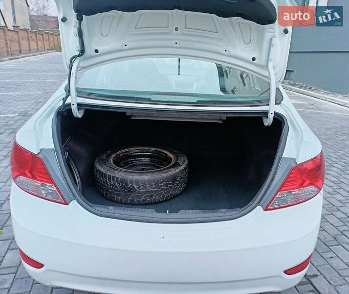 Седан Hyundai Accent 2013 в Луцьку