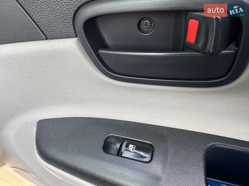 Седан Hyundai Accent 2008 в Києві