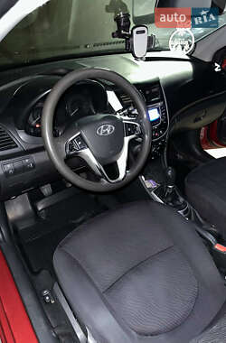 Седан Hyundai Accent 2012 в Хотині