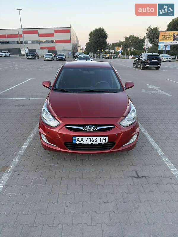 Hyundai Accent 2012