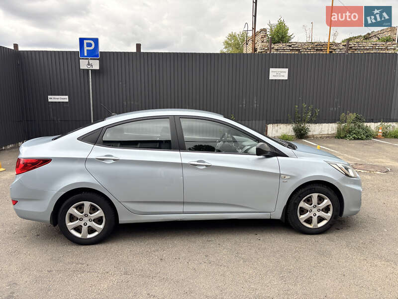 Седан Hyundai Accent 2012 в Киеве