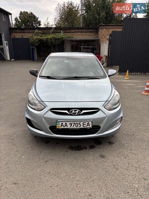 Седан Hyundai Accent 2012 в Киеве