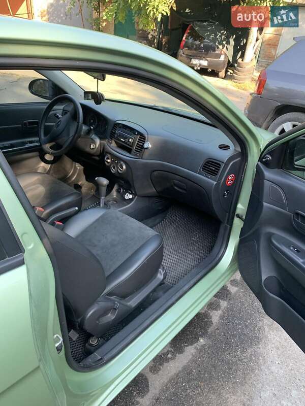 Хэтчбек Hyundai Accent 2007 в Кропивницком