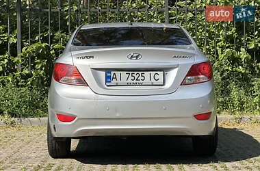 Седан Hyundai Accent 2012 в 