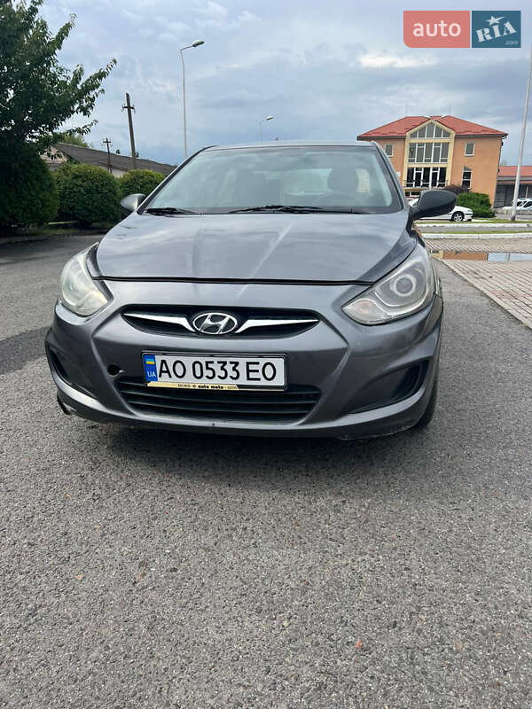 Hyundai Accent 2011