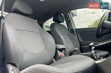 Седан Hyundai Accent 2011 в 
