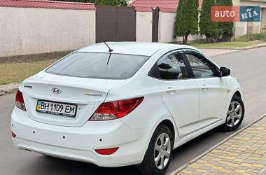 Седан Hyundai Accent 2012 в 