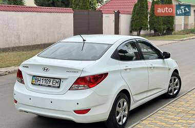 Седан Hyundai Accent 2012 в 