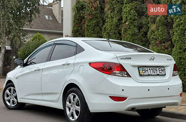Седан Hyundai Accent 2012 в 
