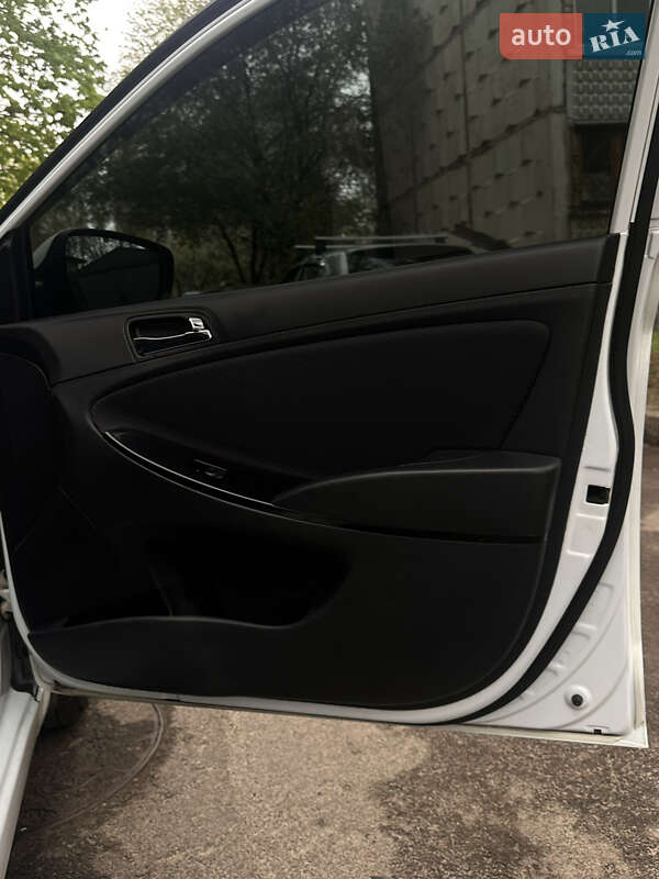 Седан Hyundai Accent 2011 в Харькове