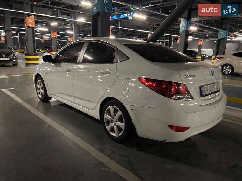 Седан Hyundai Accent 2012 в Киеве