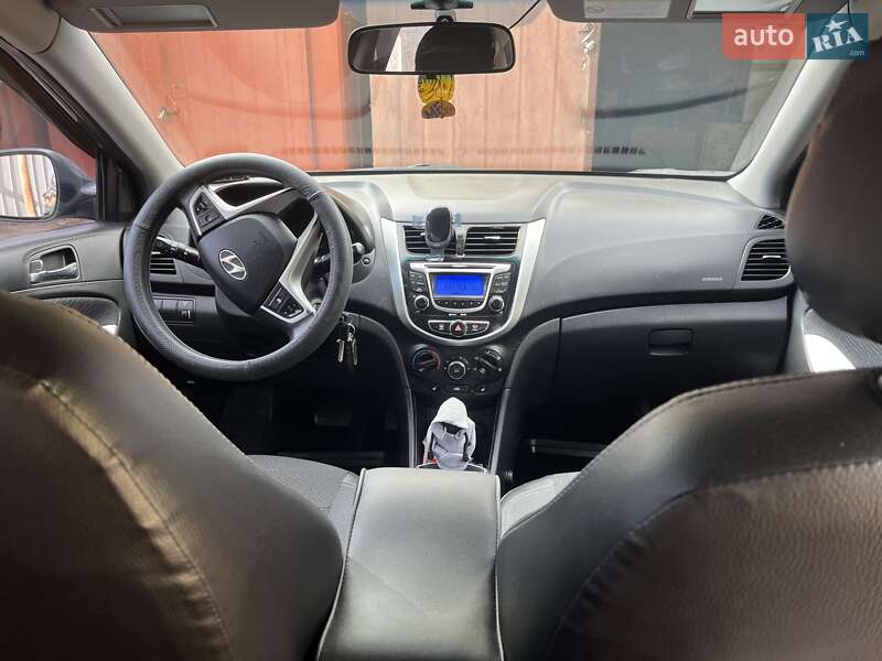 Седан Hyundai Accent 2012 в Херсоні фото 5 Седан Hyundai Accent 2012 в Херсоні