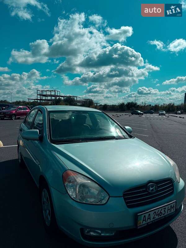 Седан Hyundai Accent 2008 в Киеве