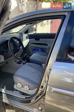 Седан Hyundai Accent 2010 в 