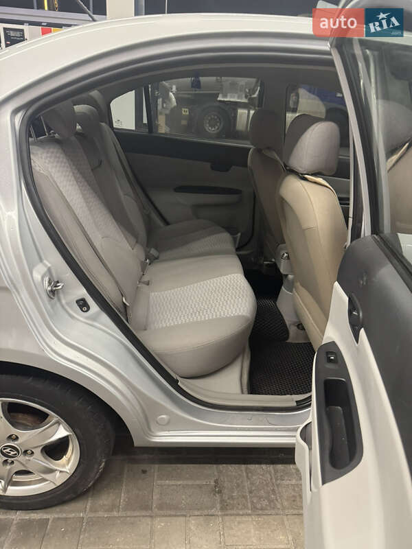 Седан Hyundai Accent 2008 в Дніпрі