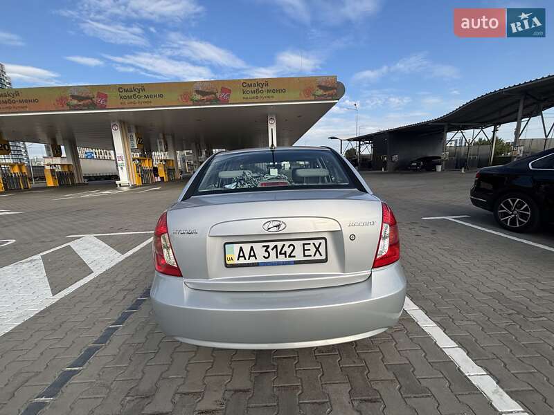 Седан Hyundai Accent 2007 в Киеве