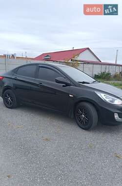 Седан Hyundai Accent 2013 в 