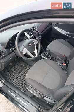 Седан Hyundai Accent 2013 в 