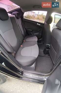 Седан Hyundai Accent 2013 в 